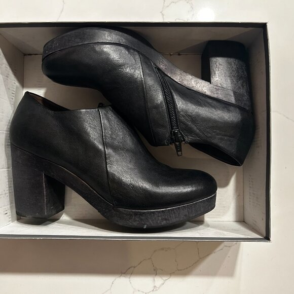 Coclico Block Heels - Picture 2 of 5